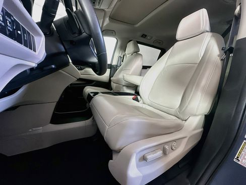 Used 2026 Honda Odyssey EX-L image 13