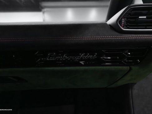 Used 2024 Lamborghini Huracan Sterrato image 42