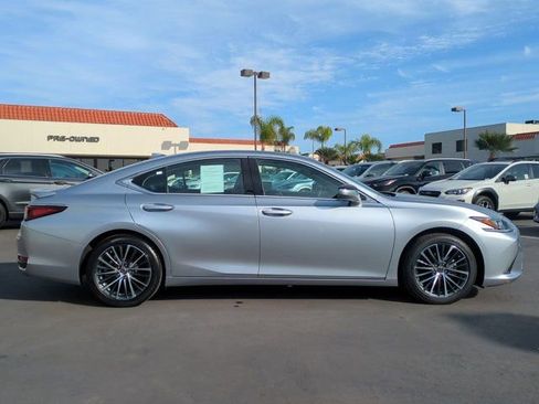 Used 2024 Lexus ES 300h w/ Premium Package image 5