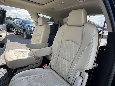 Used 2023 Buick Enclave Avenir w/ Avenir Technology Package image 29