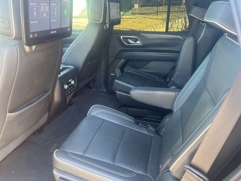 Used 2021 GMC Yukon SLT w/ SLT Luxury Plus Package image 4