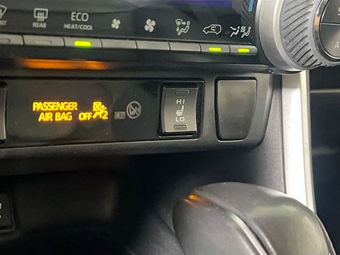 Used 2019 Toyota RAV4 XLE Premium w/ Cold Weather Package AWD/4WD image 19