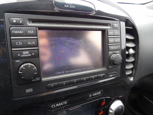 Used 2013 Nissan Juke SV image 18