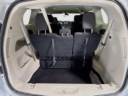 Used 2023 Chrysler Voyager LX FWD image 35