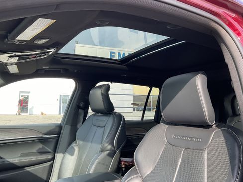 Used 2021 Jeep Grand Cherokee L Overland w/ Luxury Tech Group IV image 5