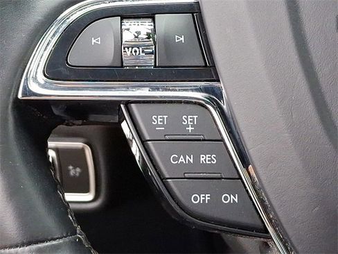 Used 2021 Lincoln Nautilus Reserve image 22