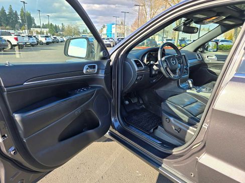Used 2018 Jeep Grand Cherokee Limited w/ Luxury Group II image 20
