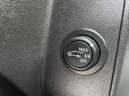 Used 2020 Chevrolet Equinox LT FWD image 31
