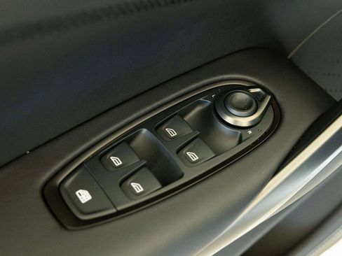 New 2026 Aston Martin DBX 707 image 22