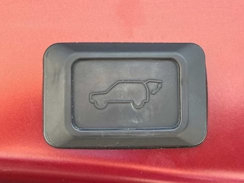 Used 2020 Toyota RAV4 Limited AWD/4WD image 25