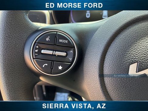 Used 2025 Kia Soul LX FWD image 25