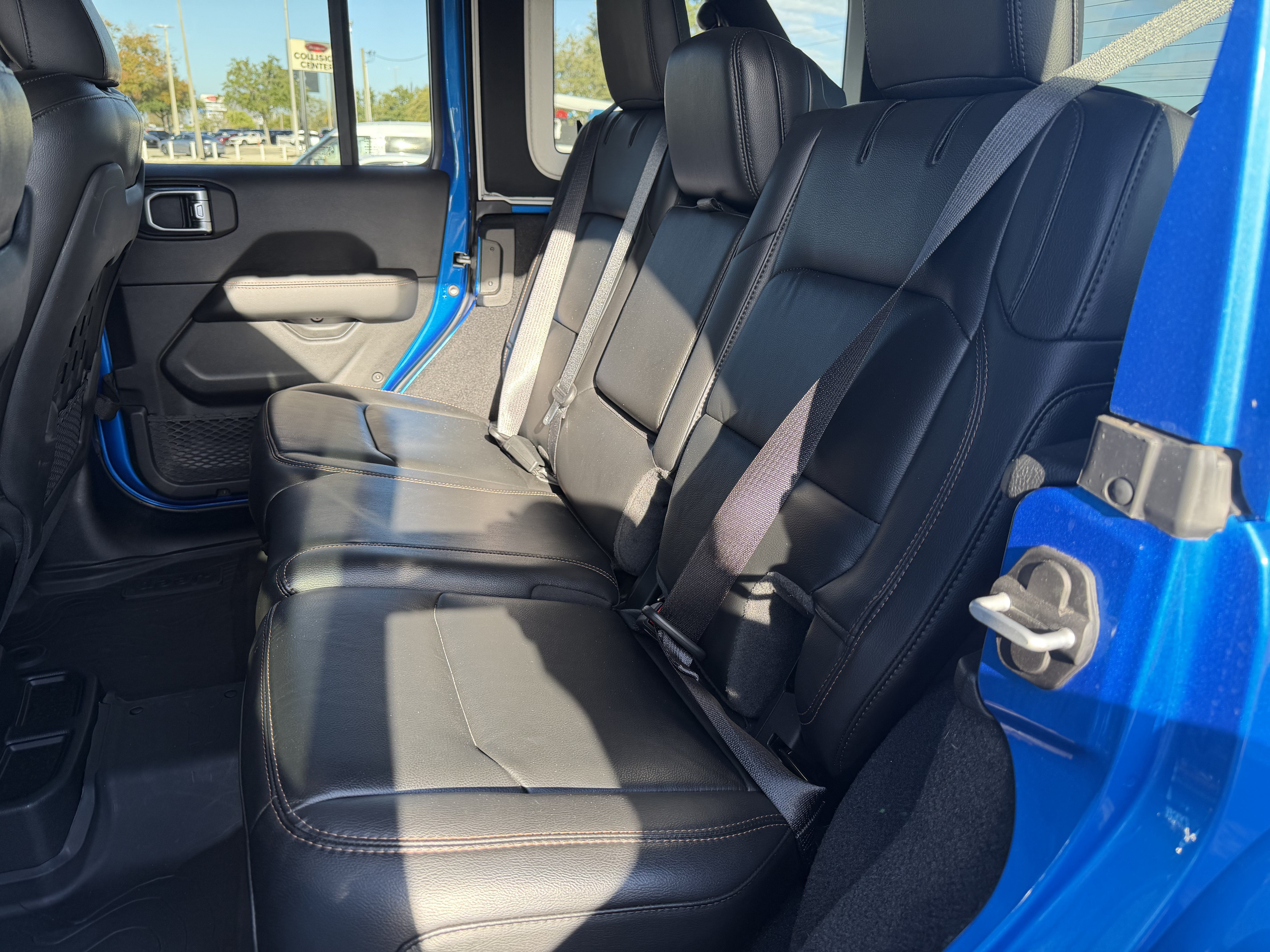 Used 2021 Jeep Wrangler Unlimited Rubicon w/ Dual Top Group AWD/4WD image 26