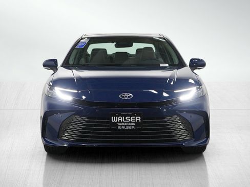 Used 2025 Toyota Camry XLE image 8