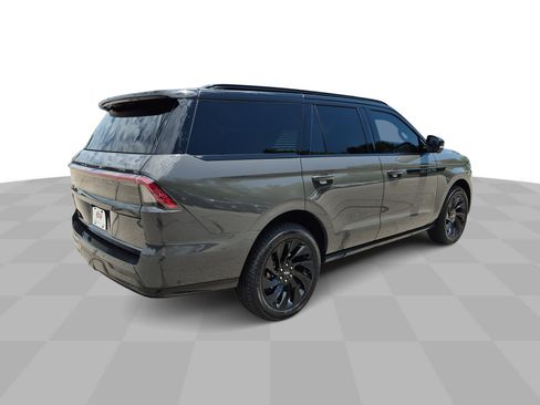 Used 2025 Lincoln Navigator Black Label AWD/4WD image 9