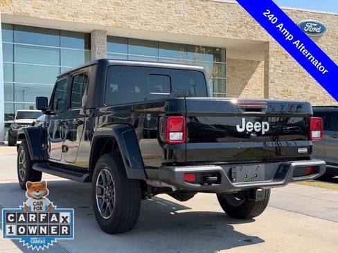 Used 2023 Jeep Gladiator Overland w/ Trailer Tow Package AWD/4WD image 11