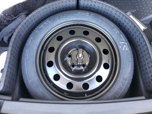 Used 2022 Lincoln Nautilus Reserve w/ Equipment Group 201A image 15