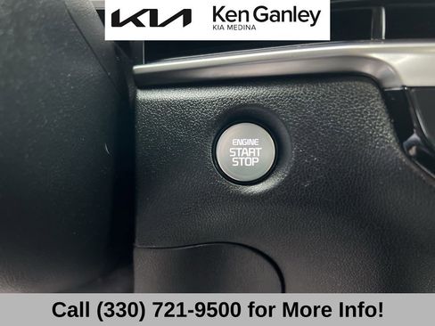 Certified 2025 Kia Sorento S w/ Panoramic Sunroof Package image 38