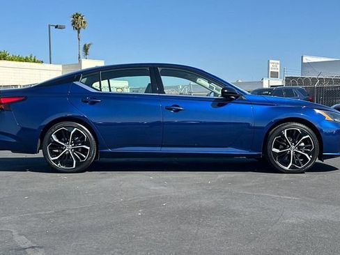 Used 2024 Nissan Altima 2.5 SR FWD image 3