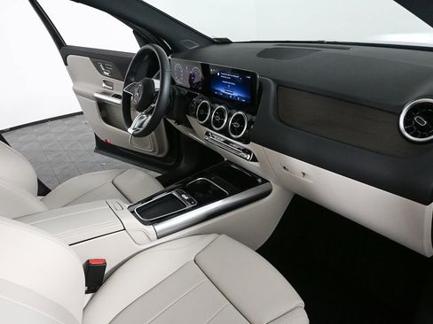 Used 2026 Mercedes-Benz GLA 250 image 24