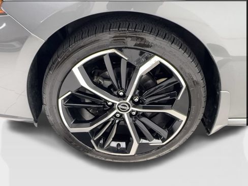 Used 2023 Nissan Altima 2.5 SR w/ SR Premium Package AWD/4WD image 13