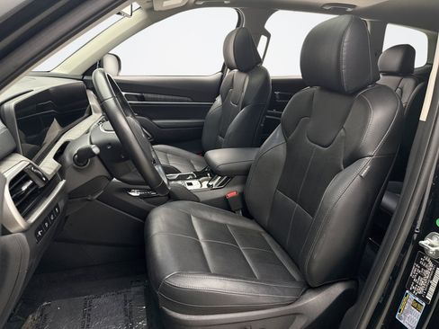 Used 2023 Kia Telluride EX w/ EX Captain's Chair Package FWD image 11