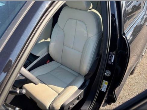 Used 2023 Volvo XC40 B5 Plus w/ Driver Assist Package image 3