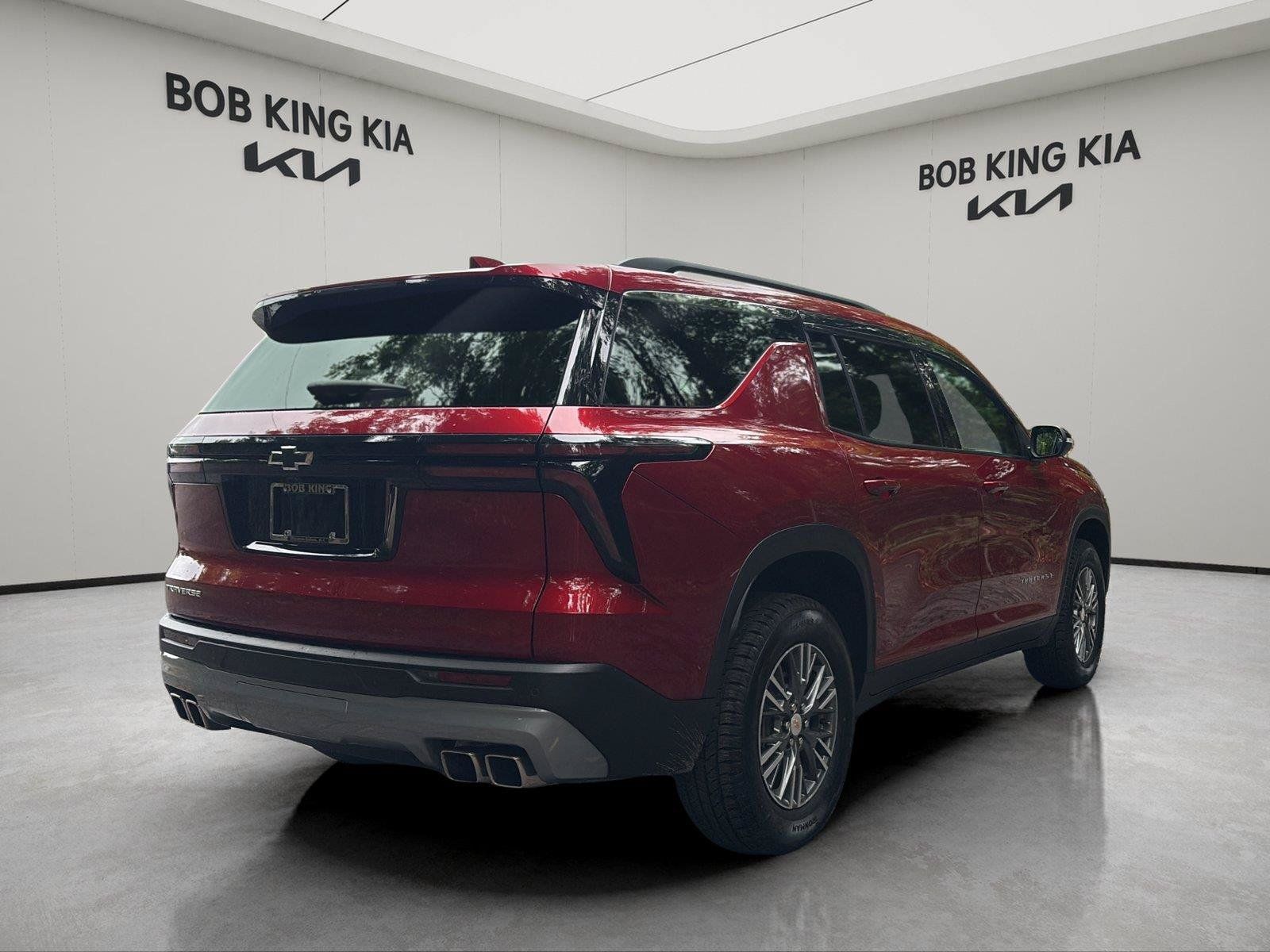 Used 2026 Chevrolet Traverse LT w/ LPO, Floor Liner Package FWD image 5