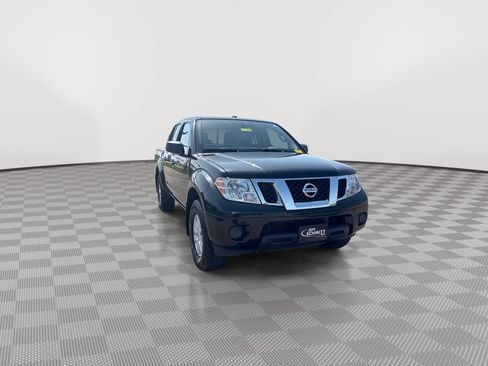 Used 2017 Nissan Frontier SV AWD/4WD image 3