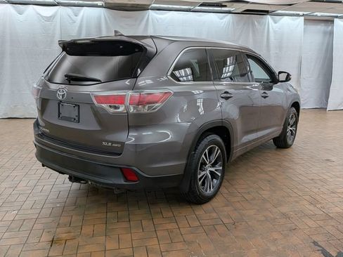 Used 2016 Toyota Highlander XLE AWD/4WD image 7