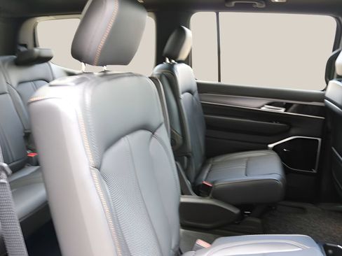 New 2026 Jeep Grand Wagoneer 4WD image 20