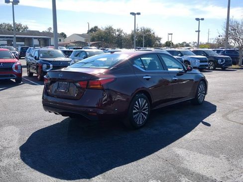 Used 2024 Nissan Altima 2.5 SV image 6