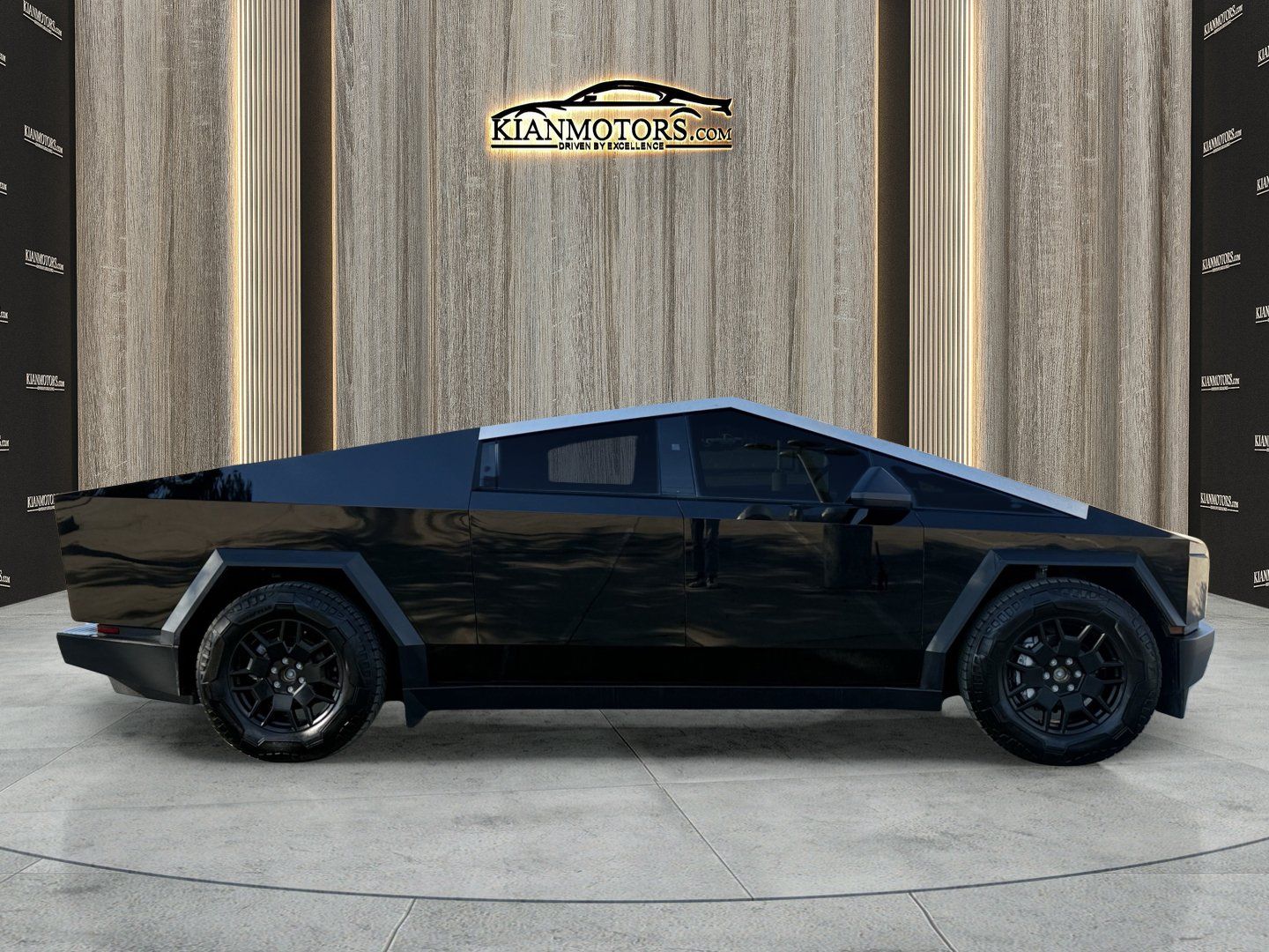 Used 2024 Tesla Cybertruck AWD Crew Cab image 10