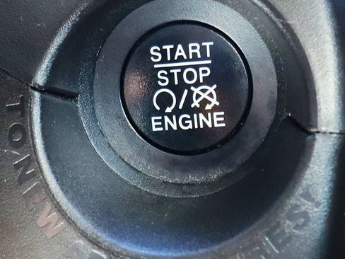 Used 2020 Jeep Renegade Latitude w/ Popular Equipment Group FWD image 52