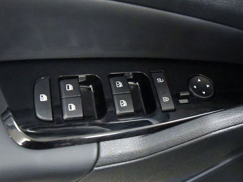 Used 2025 Kia Sportage EX w/ Premium Package image 15