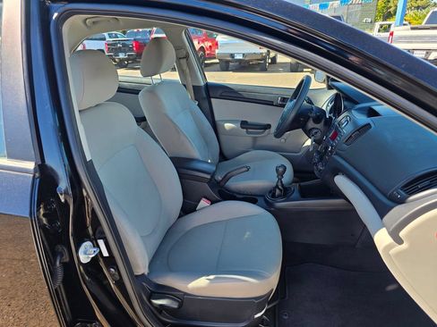 Used 2010 Kia Forte LX w/ Convenience Pkg FWD image 21