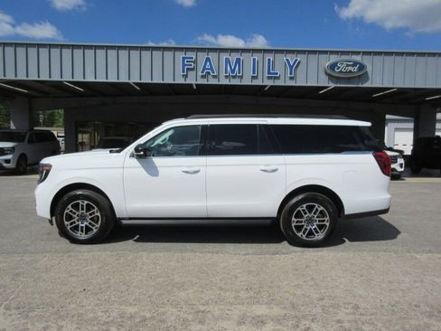 New 2026 Ford Expedition Max Active RWD image 2