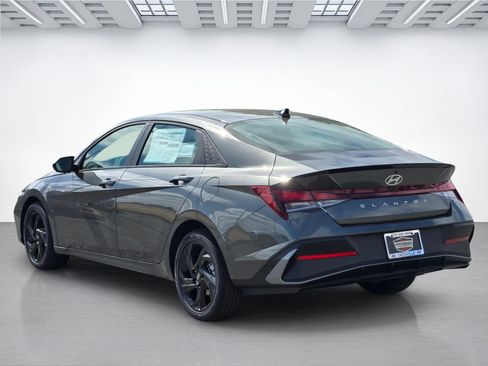 New 2026 Hyundai Elantra SEL Sport FWD image 6