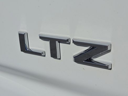 Used 2023 Chevrolet Silverado 1500 LTZ w/ LTZ Convenience Package II image 9