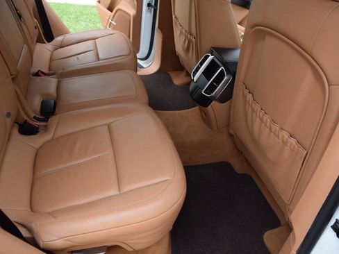 Used 2013 Porsche Cayenne Diesel AWD/4WD image 49