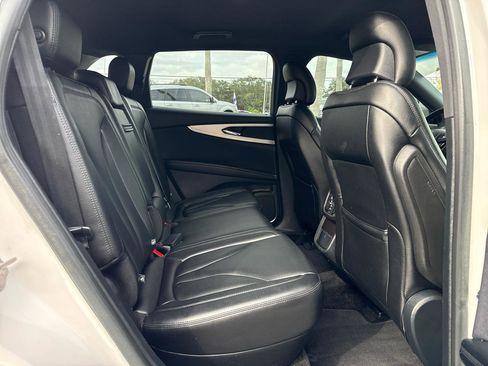 Used 2018 Lincoln MKX Premiere image 13