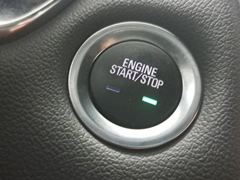 Used 2023 Chevrolet Traverse LT FWD image 31