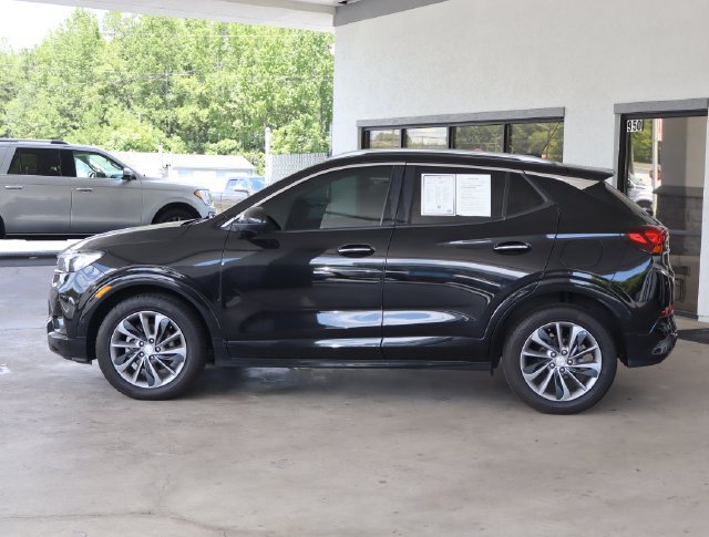 Used 2022 Buick Encore GX Essence w/ Advanced Technology Package FWD image 2