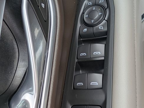 Used 2021 Chevrolet Suburban Z71 w/ Z71 Off-Road Package image 17