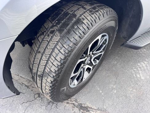 Used 2024 Ford Expedition Max XLT image 15