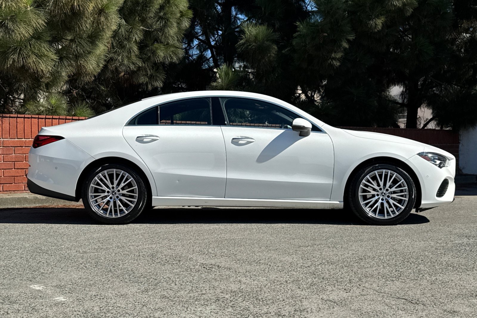 Used 2025 Mercedes-Benz CLA 250 image 3