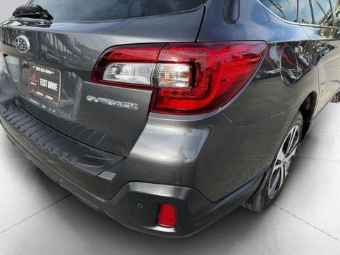Used 2018 Subaru Outback 2.5i Limited AWD/4WD image 18