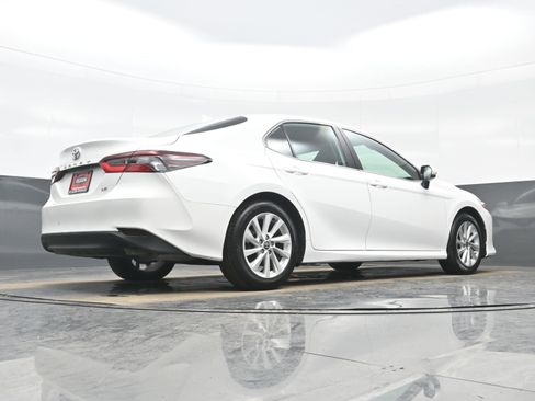 Used 2024 Toyota Camry LE image 30