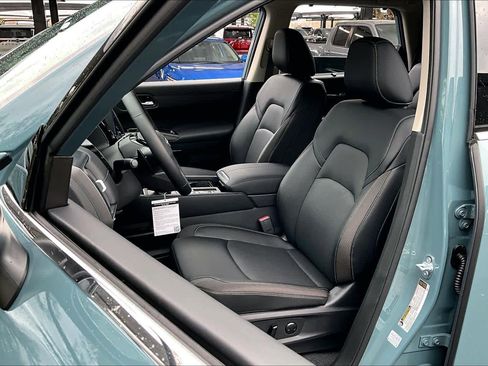 New 2026 Nissan Pathfinder SL image 9