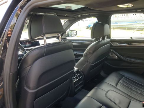 Used 2019 BMW M550i xDrive M550i xDrive image 12