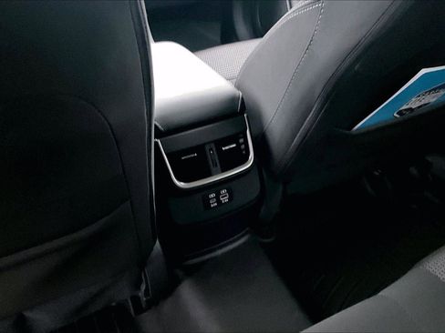 Used 2025 Subaru Outback Premium image 30